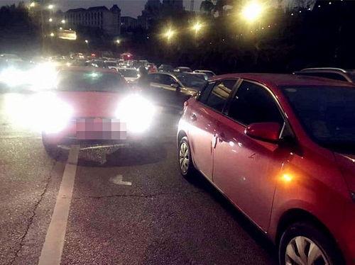 最新红色爆料图片,图片背后的惊人真相  第2张